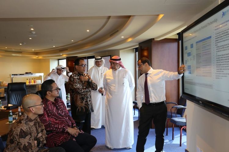  Menhub Budi Karya Sumadi bertemu CEO PPMDC Adnan MT Al-Saggaf. 