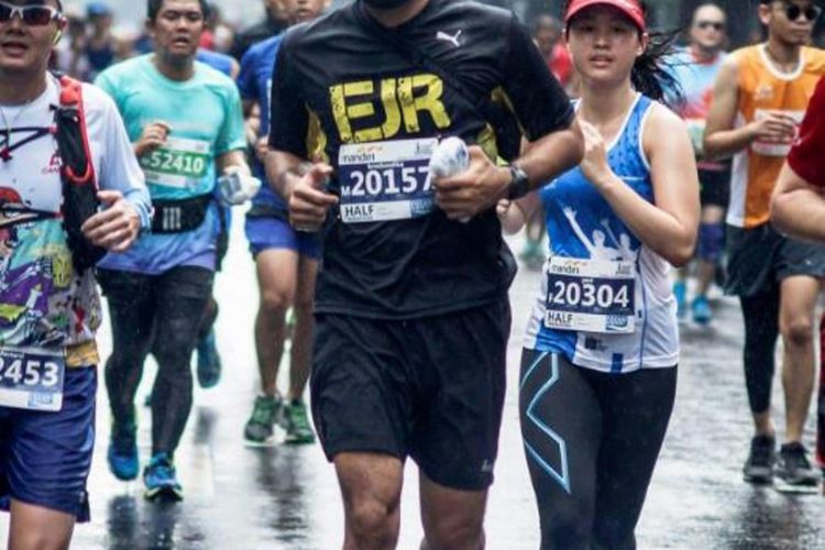 Todi Pandapotan Hasibuan mengikuti lomba lari