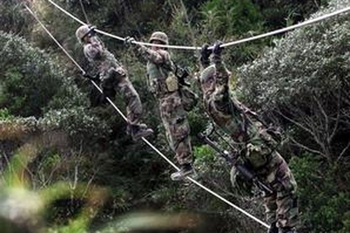 Tentara AS berlatih di Okinawa, Jepang.