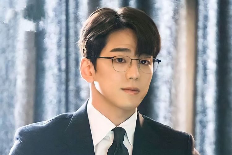 Aktor asal Korea Selatan Kim Min Kyu atau Kim Min Gue dalam drama A Business Proposal