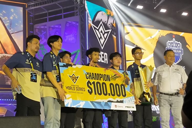 Tim asal Thailand Buriram United Esports menjadi juara kompetisi e-sports berskala Asia Tenggara, Free Fire FFWS SEA Fall 2024 yang digelar di Surabaya, Indonesia, Minggu (13/10/2024).