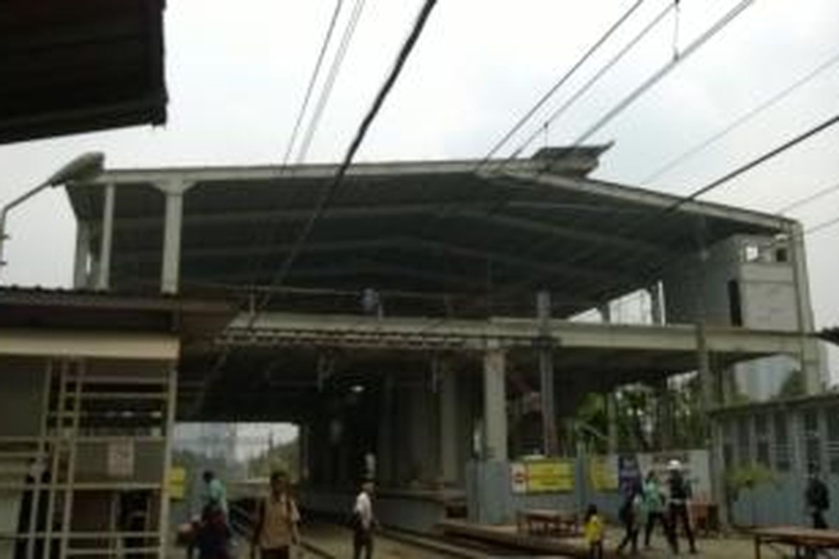 Stasiun Kebayoran sedang dalam tahap pembangunan dan diperkirakan akan selesai pada akhir tahun 2016.