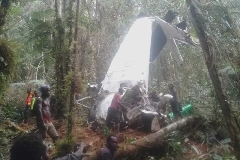 Evakuasi Jenazah Kru Pesawat Rimbun Air yang Jatuh di Papua Terkendala Cuaca Buruk