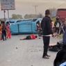 Mobil Angkutan Desa Terbalik Tabrak Ban Bekas, 7 Penumpang Luka-luka