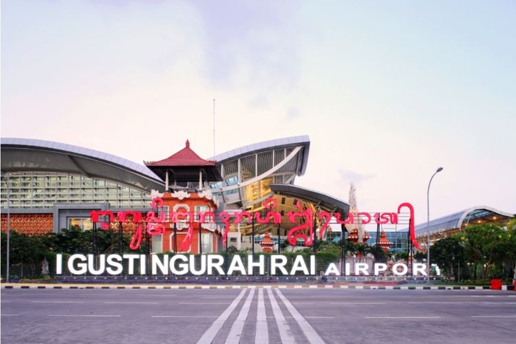 Bandara Internasional I Gusti Ngurah Rai. Bali dibuka untuk wisman mulai 14 Oktober 2021.