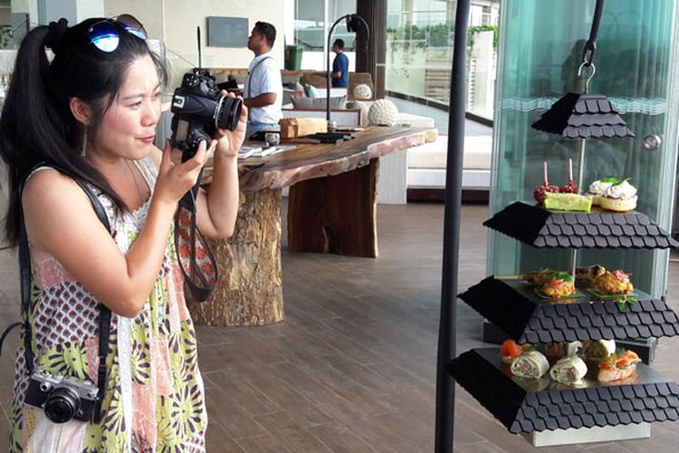 Aktivitas wisatawan di Renaissance Bali Uluwatu Resort & Spa, Selasa (5/6/2018). 