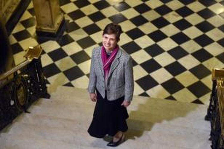 Libby Lane ditunjuk menjadi Uskup Stockport oleh Gereja Inggris. Dia menjadi uskup perempuan pertama dalam sejarah Gereja Inggris.