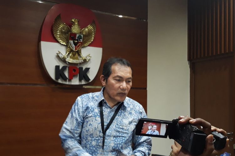 Wakil Ketua KPK Saut Situmorang dalam jumpa pers di Gedung KPK Jakarta, Senin (1/10/2018).