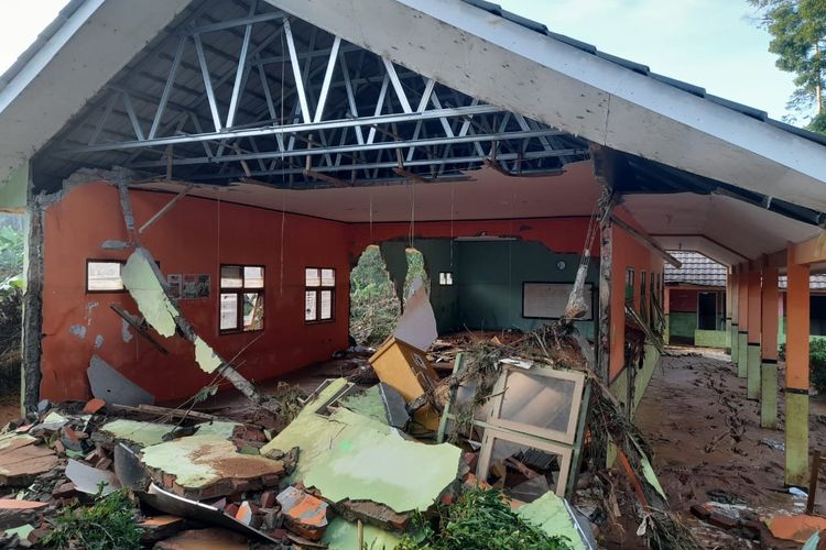 SDN Bojong Tugu Hancur akibat Banjir Sukabumi, Siswa Diminta Belajar di Rumah