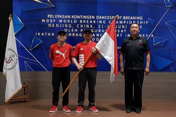 Pelepasan Kontingen Dance Sport Breaking Indonesia yang akan bertanding pada Kejuaraan Dunia WDSF World Breaking Championship China, di Menara Batavia, Jakarta, Senin (20/06/2019).?