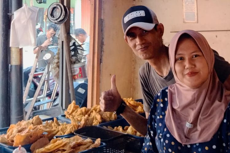 Kisah Dua Kades di Bekasi: Satu Penjual Gorengan, Satu Pemilah Sampah