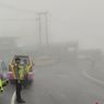 Kabut Tebal Selimuti Jalur Puncak, Pengendara Diminta Hati-Hati