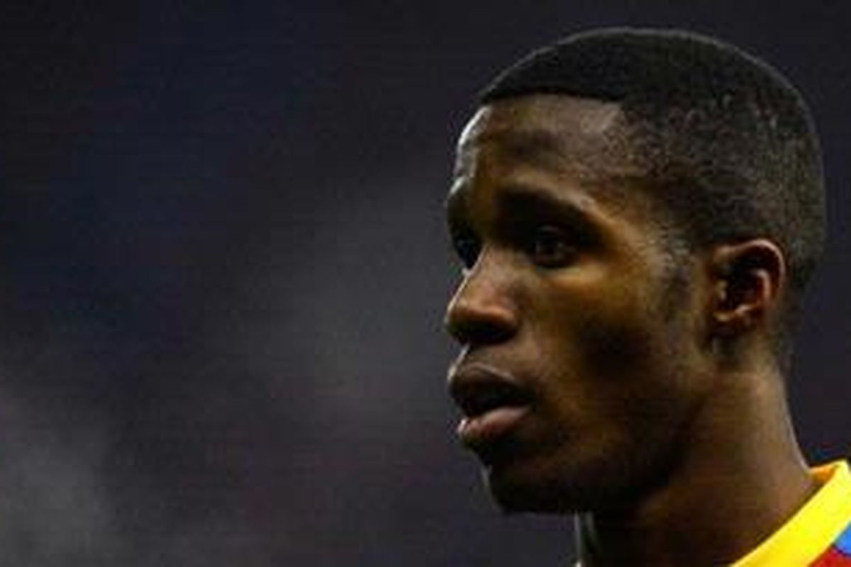 Gelandang serang Crystal Palace, Wilfried Zaha, dikabarkan semakin dekat menjadi milik Manchester United.