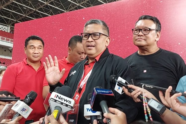 Sekretaris Jenderal PDI-P Hasto Kristiyanto ditemui di Stadion Utama Gelora Bung Karno, Jakarta, Jumat (3/11/2023) malam.