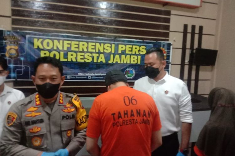 Pihak kepolisian Jambi berhasil mengamankan predator seks dengan korban belasan anak bawah umur