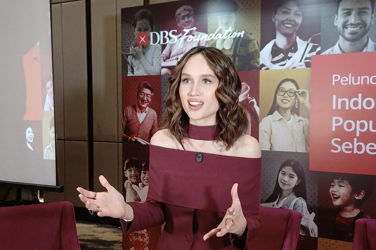 Cinta Laura Beri Saran Tak Buka Gadget 1 Jam Setelah Bangun Tidur