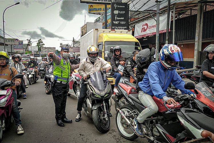 Sunmori di Lembang, Kabupaten Bandung Barat (KBB), Jawa Barat dibubarkan polisi, Minggu (29/1/2023).