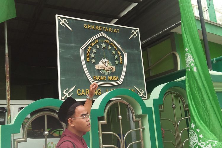 Papan pagar nusa yang ada di kantor Pengurus Cabang Nahdlatul Ulama (PCNU) Lamongan, Jawa Timur, yang dirusak orang tidak dikenal.