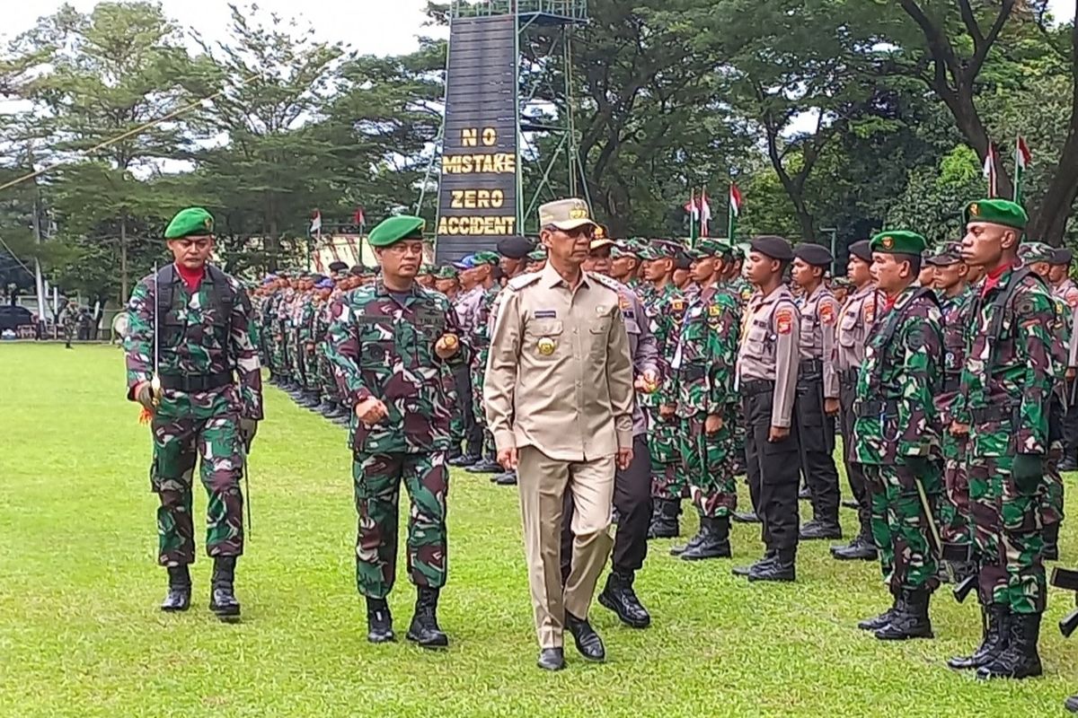 Penjabat Gubernur DKI Jakarta Heru Budi Hartono, Panglima Kodam Jaya Mayor Jenderal Untung Budiharto, dan Kepala Kepolisian Daerah Metro Jaya Inspektur Fadil Imran mengadiri diklat Integrasi Kampus Kebangsaan Siswa Dikmaba TNI AD & Siswa Diktukba Polri Tahun 2022.  Pembukaan diklat itu dilakukan di Lapangan Rindam Jaya, Pasar Rebo, Jakarta Timur, Senin (12/12/2022) siang.