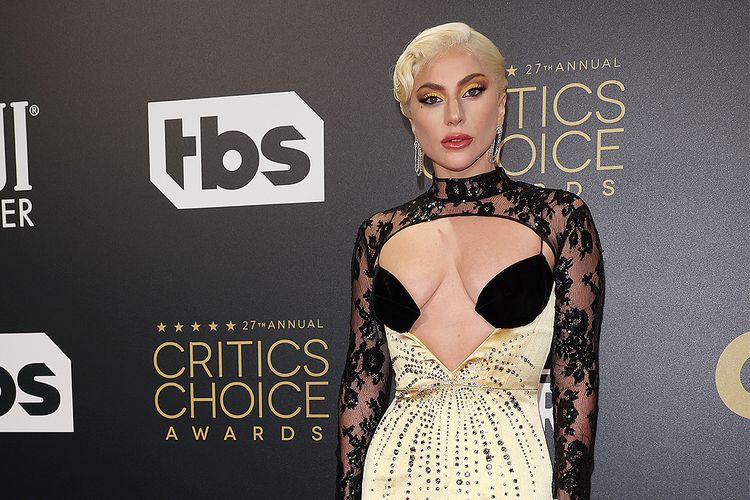 LONDON, ENGLAND - 13 Maret 2022: Lady Gaga tiba di 27th Annual Critics Choice Awards London bertempat di Savoy Hotel.