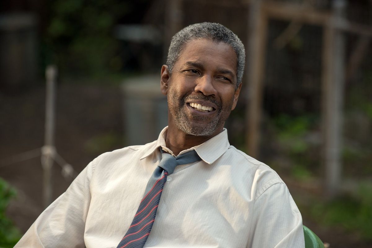 Actor Denzel Washington dalam film Fences.