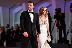 Cerita Jennifer Lopez soal Gaun Pengantin di Hari Pernikahannya dengan Ben Affleck