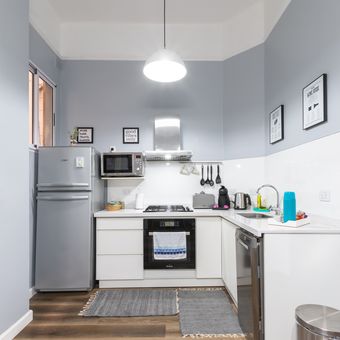 Ilustrasi dapur kecil, dapur sempit.