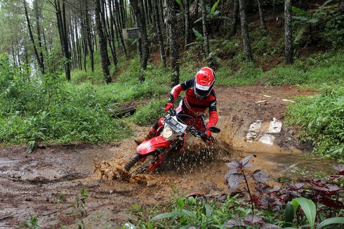 Trabasan Naik Motor Trail Perlukah Pakai Masker?