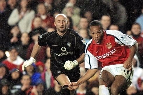 Rasa Tidak Enak Thierry Henry ke Fabien Barthez Setelah Cetak Gol Voli Fantastis