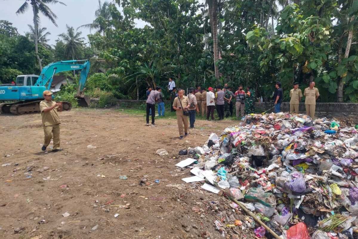 Muncul Tumpukan Sampah di Permukiman Kulon Progo, DLH: Tak Berizin Halaman all