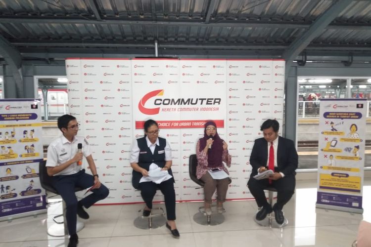Diskusi PT. KCI dengan komunitas perEMPUan dan komunitas pengguna Anker Twitter di Stasiun Jakarta Kota, Jumat (27/12/2019)