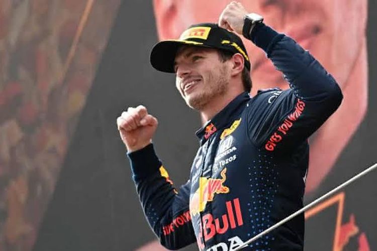 Pebalap Max Verstappen dari tim Red Bull Racing Honda berhasil meraih kemenangan kelima kalinya secara berturut-turut pada musim balap F1 2021, yang berlangsung di Red Bull, Spielberg, Austria (4/7/2021).