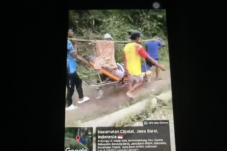Viral Pasien Ditandu 500 Meter ke Ambulans di Bandung Barat, Bupati Jeje Ungkap Penyebabnya