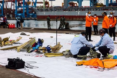 Hari Ketiga, Basarnas Sudah Evakuasi 74 Kantong Jenazah serta 40 Kantong Puing dan Potongan Pesawat Sriwijaya Air