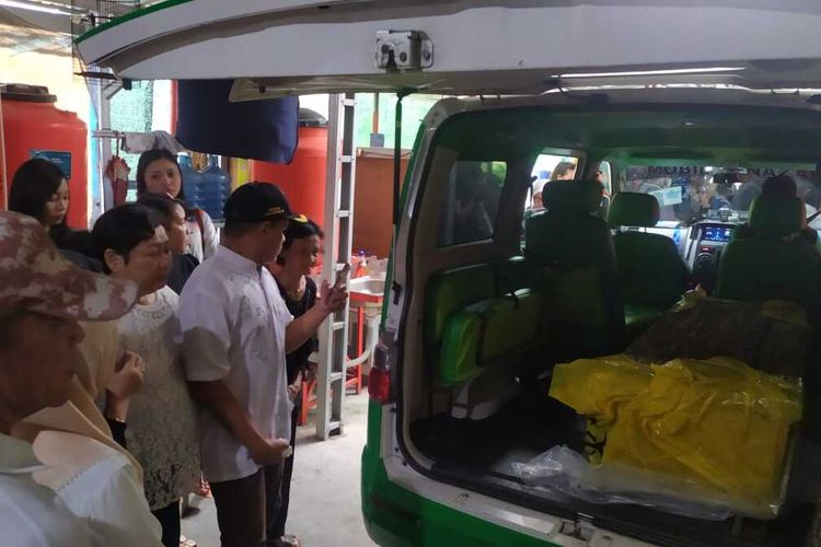 Jenazah Theresia Dewi (49) dan Okta Ali Abrianto (33), menjadi korban pembunuhan dukun pengganda uang bernama Slamet Tohari alias Mbah Slamet (47) di Desa Bulurejo, Kecamatan Mertoyudan, Kabupaten Magelang, Selasa (11/4/2023).