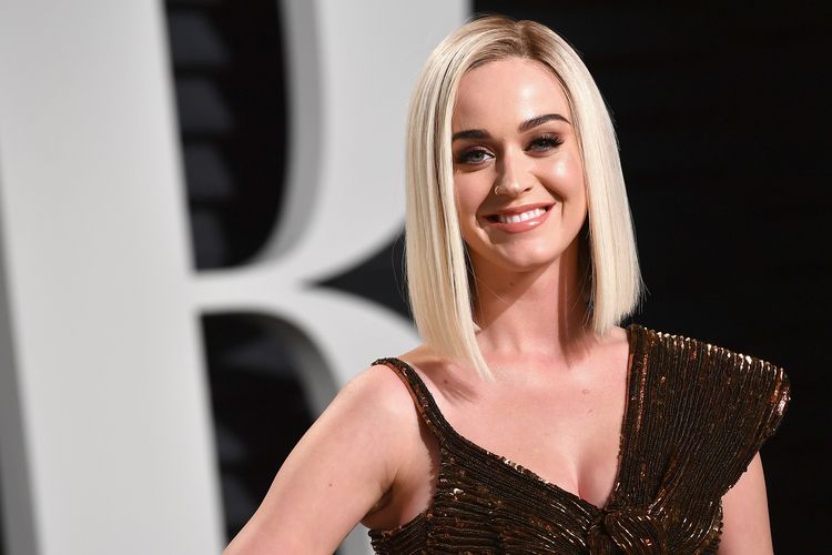 Katy Perry menghadiri 2017 Vanity Fair Oscar Party, yang diadakan Graydon Carter Wallis Annenberg Center for the Performing Arts di Bevery Hills, California, pada Minggu (26/2/2017) waktu setempat.
