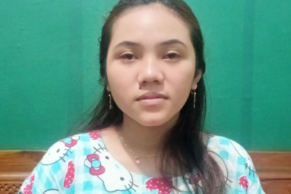 Kondisi kedua mata Aremanita bernama Kevia Naswa Ainur Rohma (18) yang sempat berwarna merah pekat sudah berkurang. 