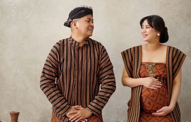 Pasangan suami istri asal Yogyakarta, Daniel Oscar Baskoro dan Erlinda Aji Ayuningrum, memanfaatkan teknologi ChatGPT untuk memilih nama buah hati pertama.
