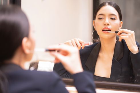 Cara Memilih Warna Lipstik yang Tepat, Sesuaikan dengan Undertone