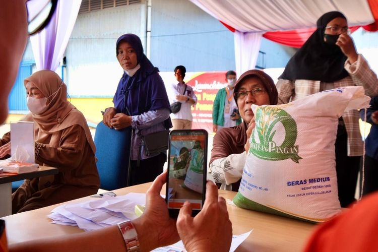 Bulog siap menyalurkan beras Bantuan Pangan tahap II lebih awal.