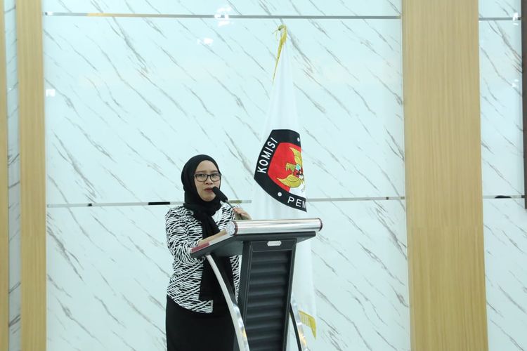 Divisi Hukum dan Penindakan Bawaslu Lumajang Mudawiyah di Kantor KPU Lumajang, Senin (15/7/2024)