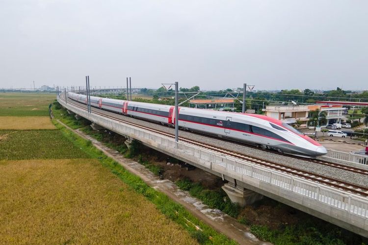 Tiket promo kereta cepat Jakarta Bandung Desember 2023.