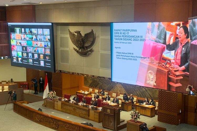 Rapat Paripurna DPR pada penutupan Masa Sidang III Tahun Sidang 2022/2023 di Gedung DPR, Senayan, Jakarta Pusat, Kamis (16/2/2023). 