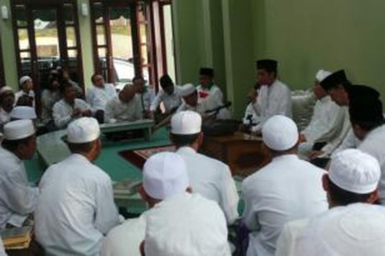 Bakal calon presiden Joko Widodo saat memberikan sambutan di Ponpes Tafizul Quran Darussalam, Martapura, Banjar, Kalimantan Selatan, Minggu (25/5/2014).