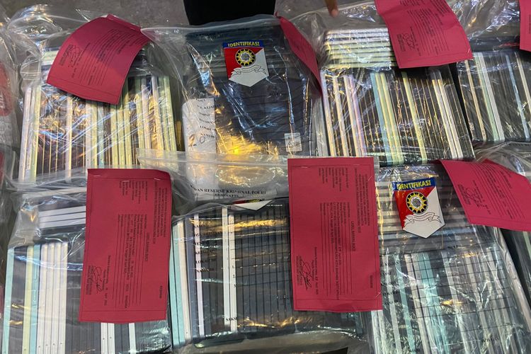 Bawa Ratusan Ponsel Saat Hendak ke Bangkok, 9 Orang Ditangkap di Bandara Soekarno-Hatta