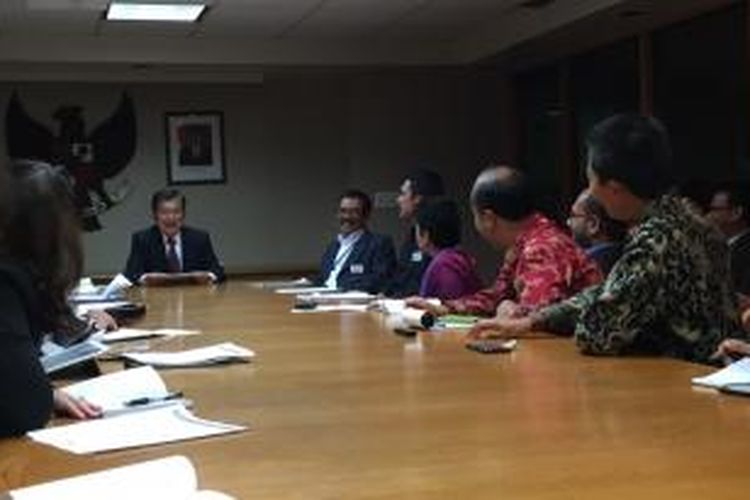 Wakil Presiden Jusuf Kalla melakukan pertemuan dan diskusi dengan perwakilan koalisi masyarakat sipil dari Indonesia di New York, Amerika Serikat, Sabtu (26/9/2015).