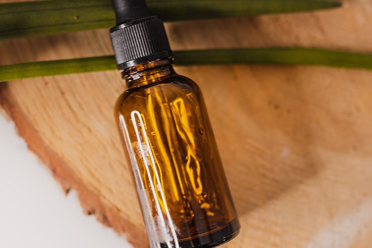 Ilustrasi tea tree oil