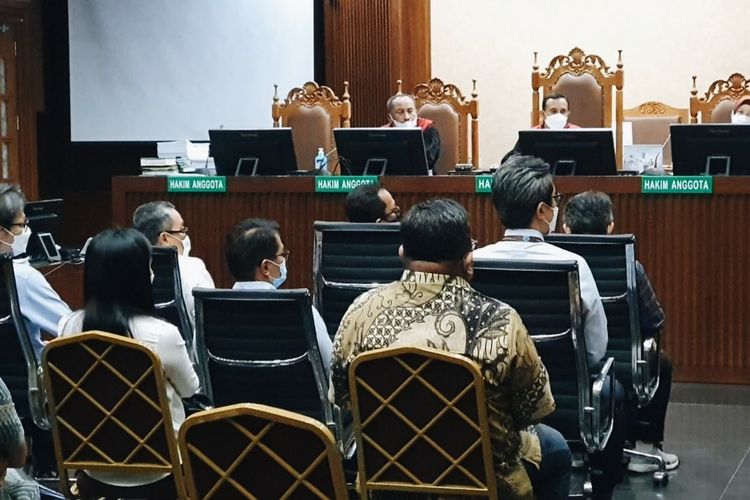 Para saksi dalam sidang dugaan tindak pidana korupsi di PT Asabri dengan terdakwa Teddy Tjokrosapoetro. Perkaranya diperiksa di Pengadilan Tindak Pidana Korupsi (Tipikor), Jakarta, Rabu (30/3/2022)