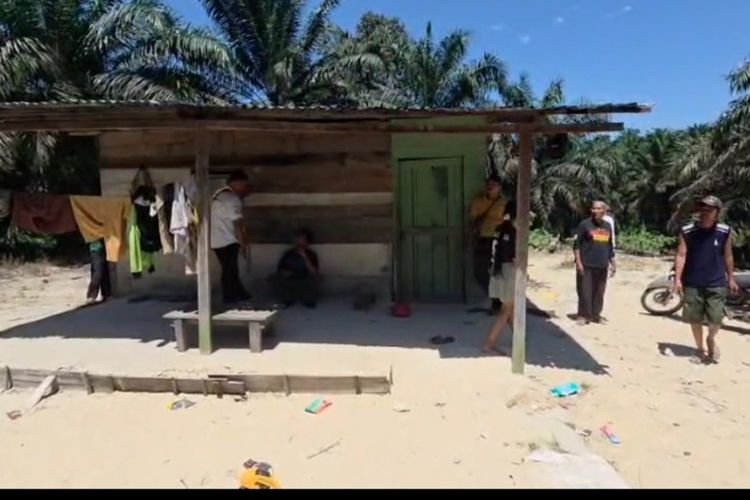 Rumah korban yang diserang gajah sumatera di Kecamatan Rumbai, Kota Pekanbaru, Riau, Kamis (30/10/2025).