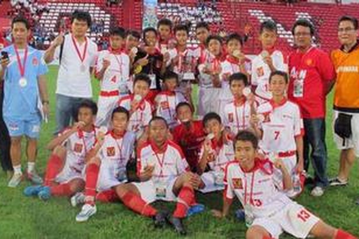 Tim Yamaha U-13 Indonesia yang gagal pertahankan gelar Yamaha U-13 ASEAN Cup 2011, karena kalah 1-2 dari Thailand di final.